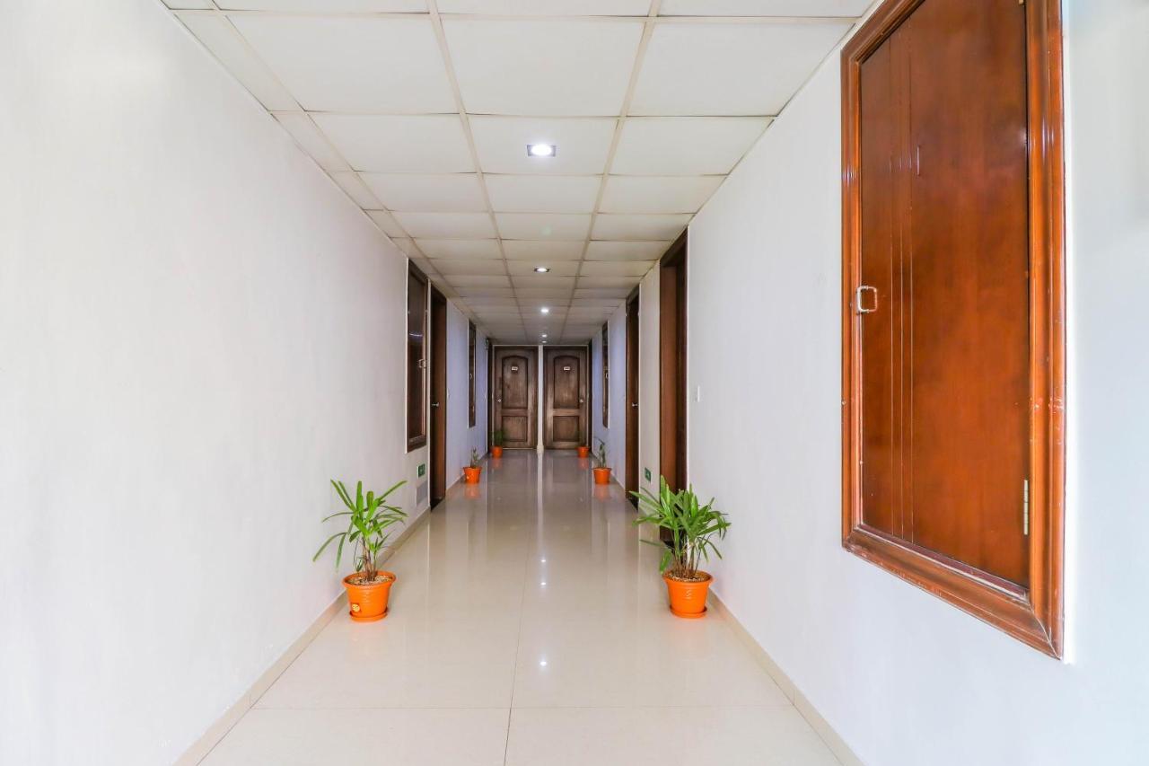 Treebo Trend Hotel Parker Ahmedabad Esterno foto