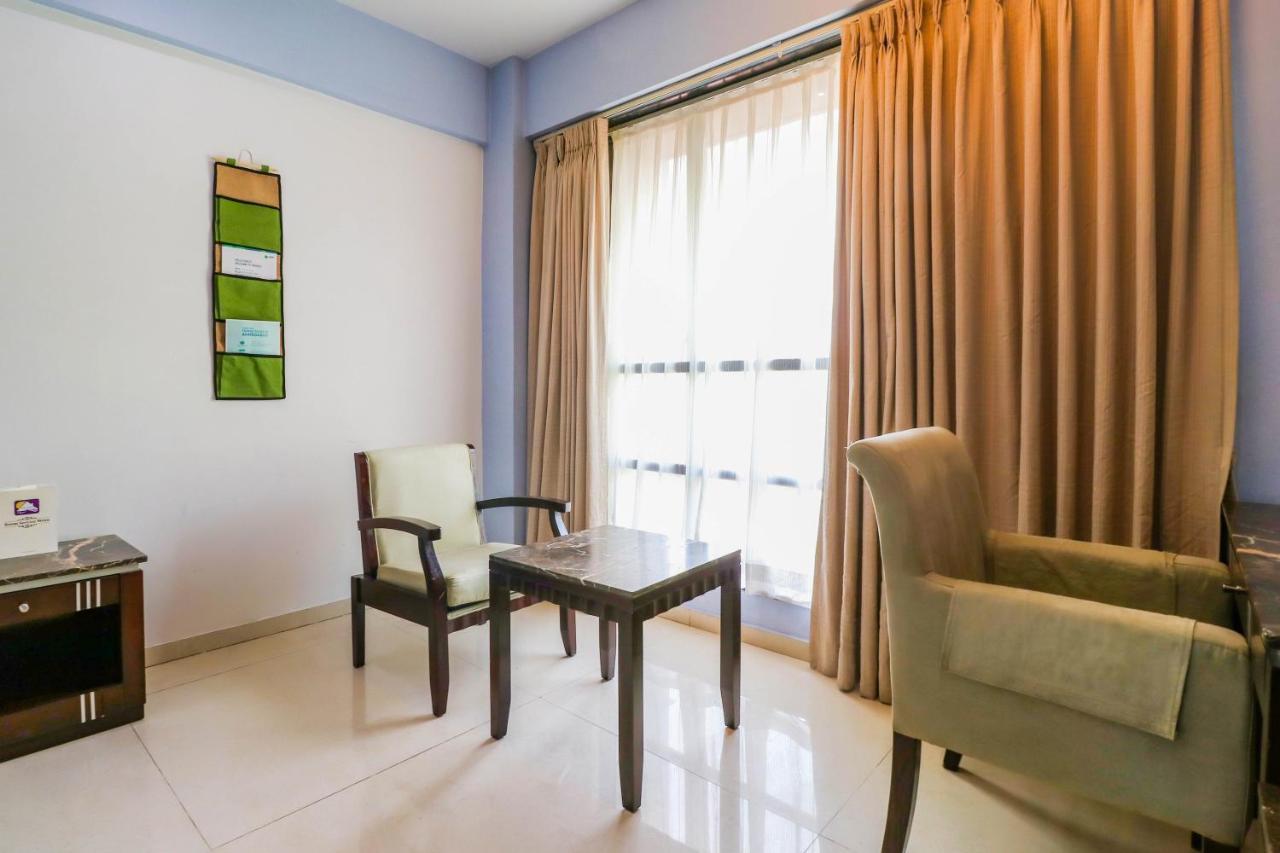 Treebo Trend Hotel Parker Ahmedabad Esterno foto