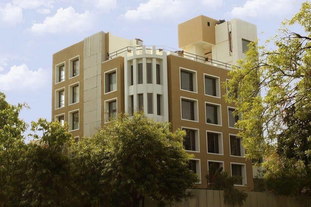 Treebo Trend Hotel Parker Ahmedabad Esterno foto